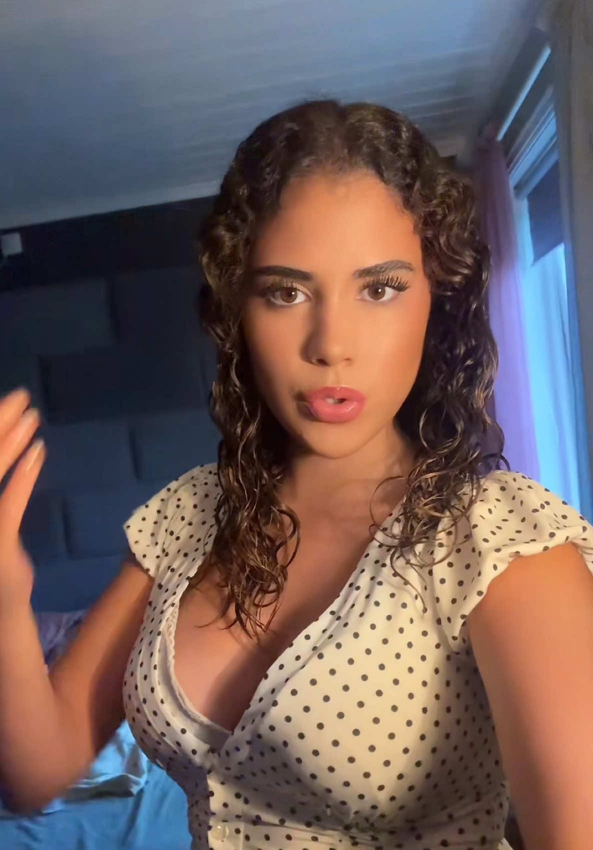 @SOPHIE VALENTINA