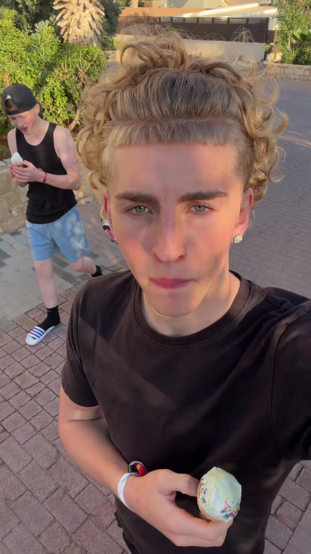 @whiteboi👨🏼🦱