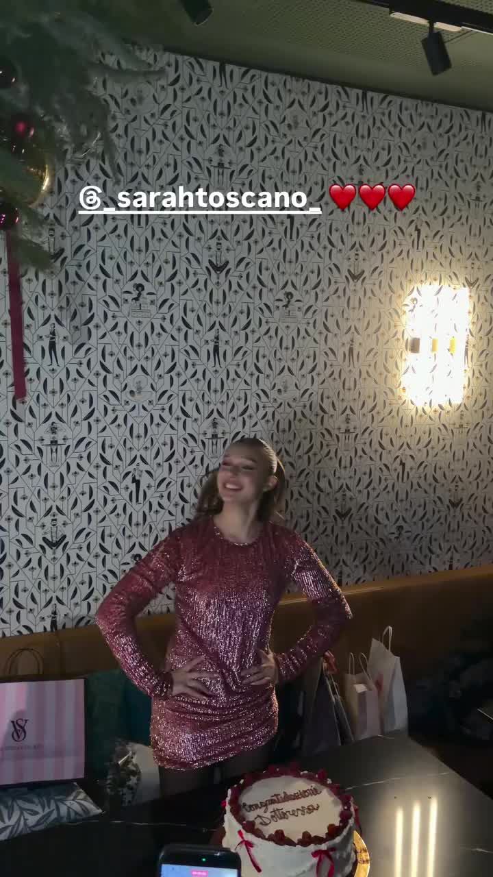 @Sarah Toscano (Fan Account)