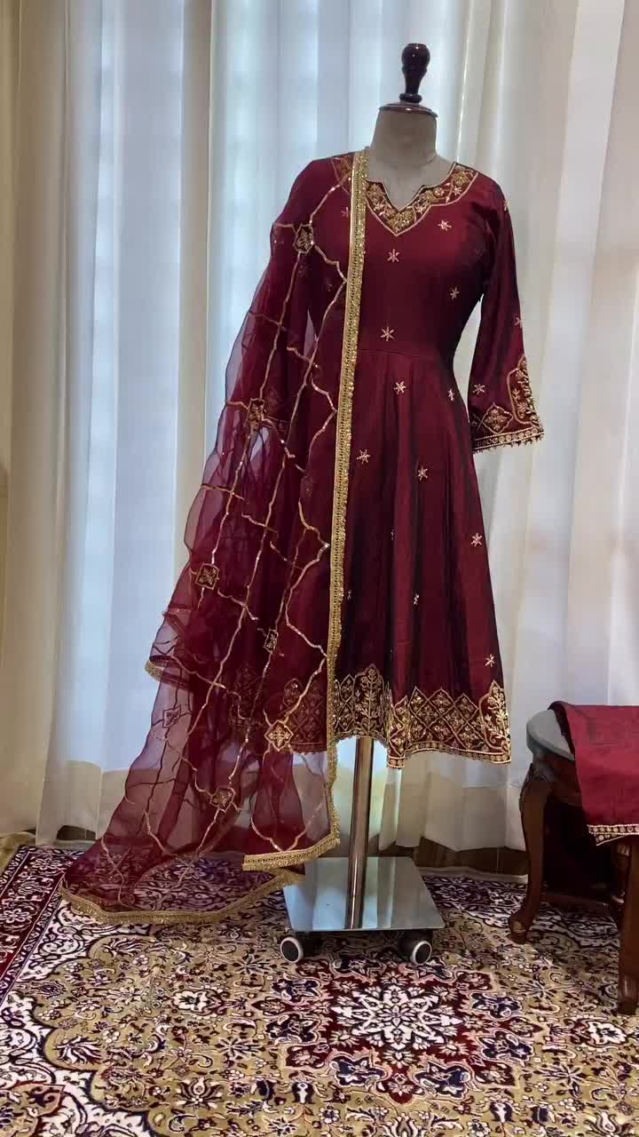 @ਲਿਬਾਸ by ਕੌਰ
