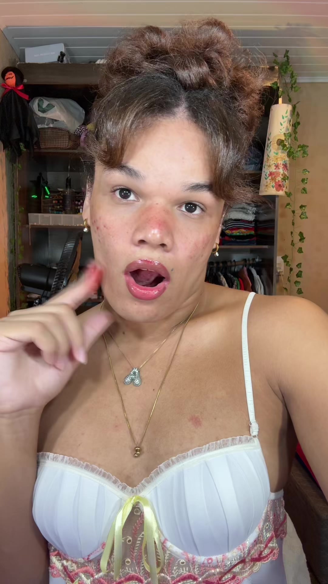 @annaponchiu