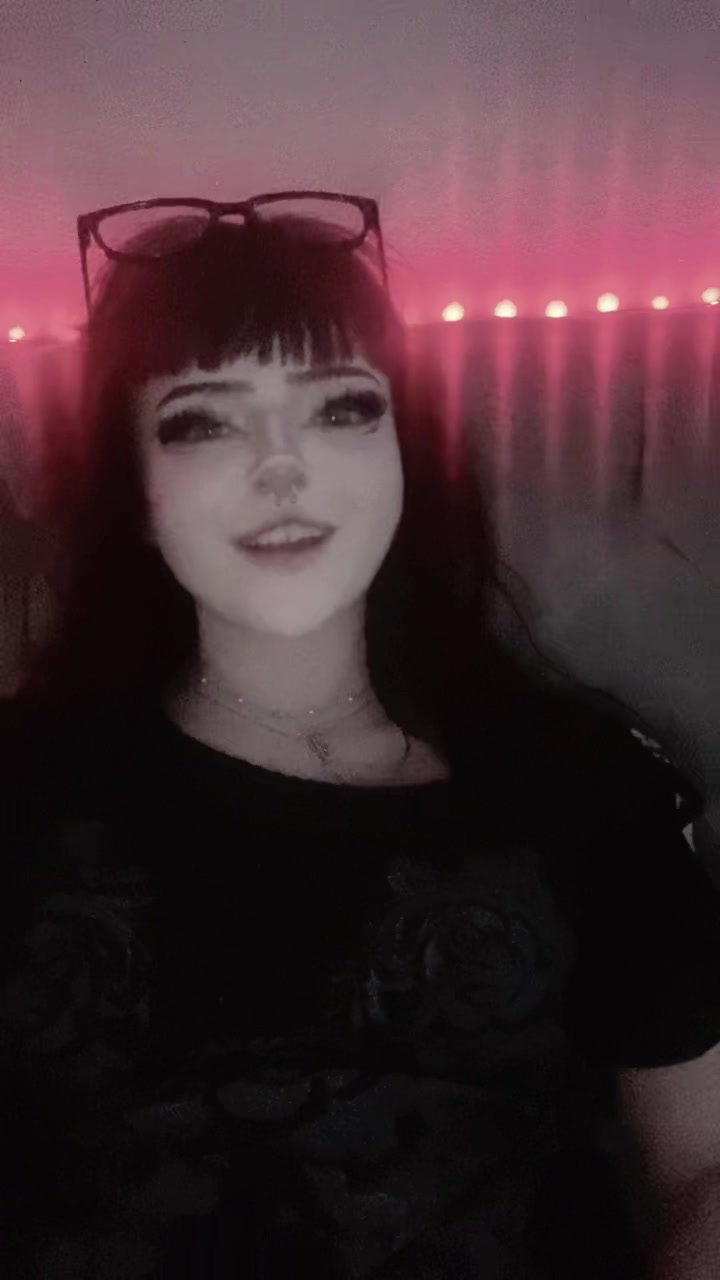 @Lillyy