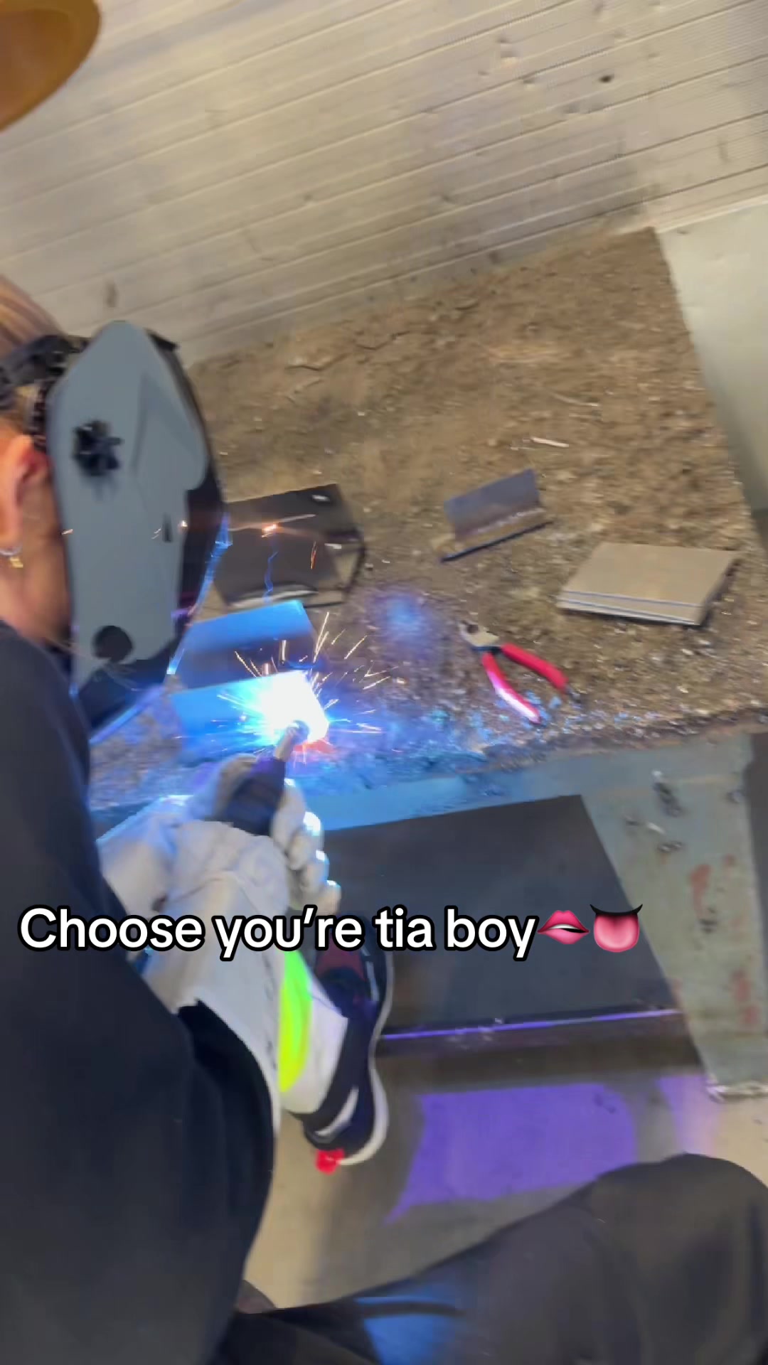 @Tia_26/27