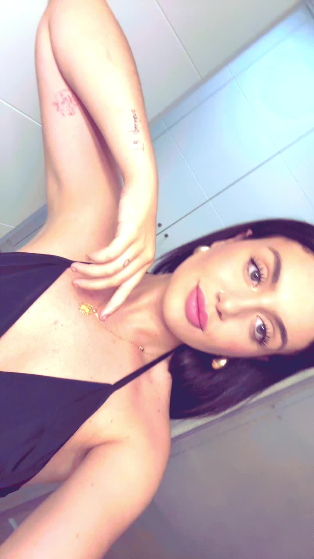 @pauulaapoza