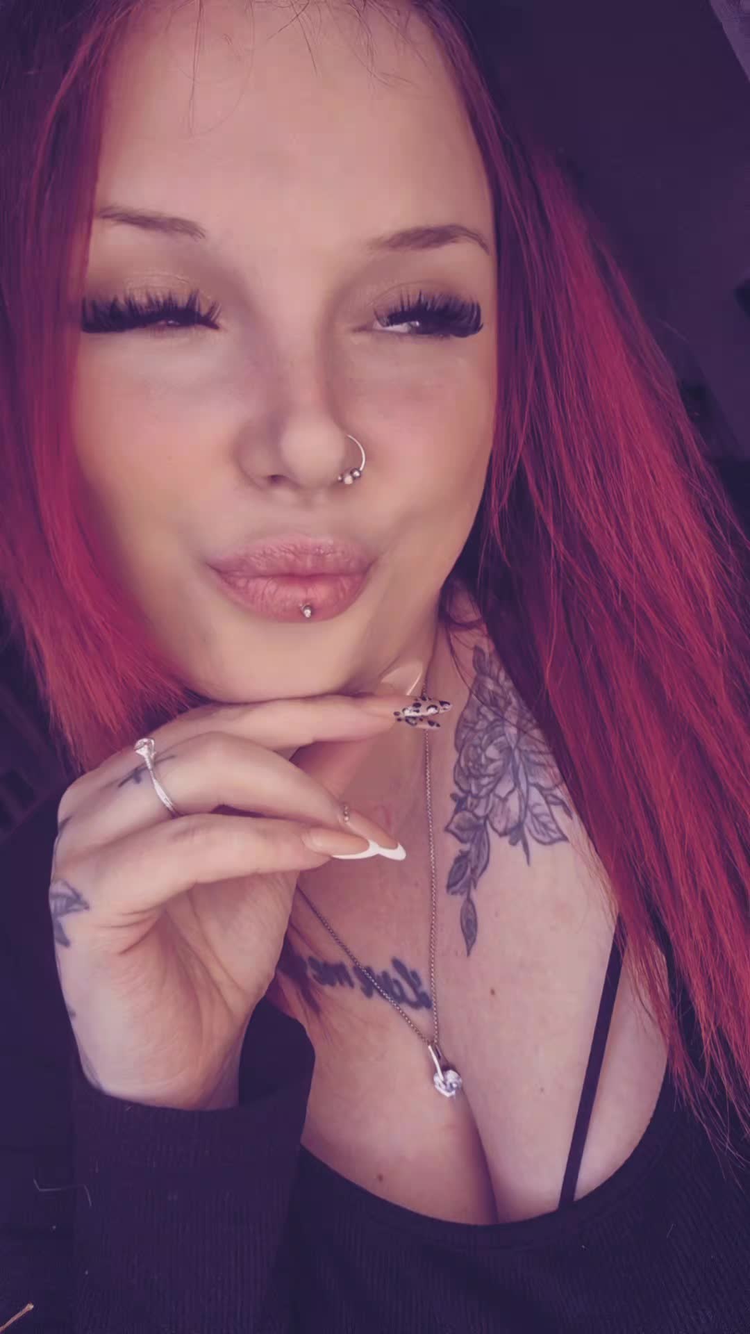 @Laraloooou 🦋🦦