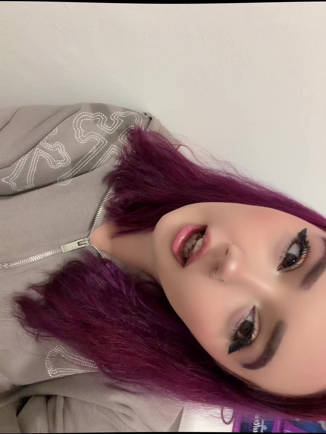 @𝐂𝐡𝐥𝐨𝐞 ꨄ︎