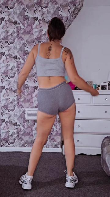 @Hollythedancer2501