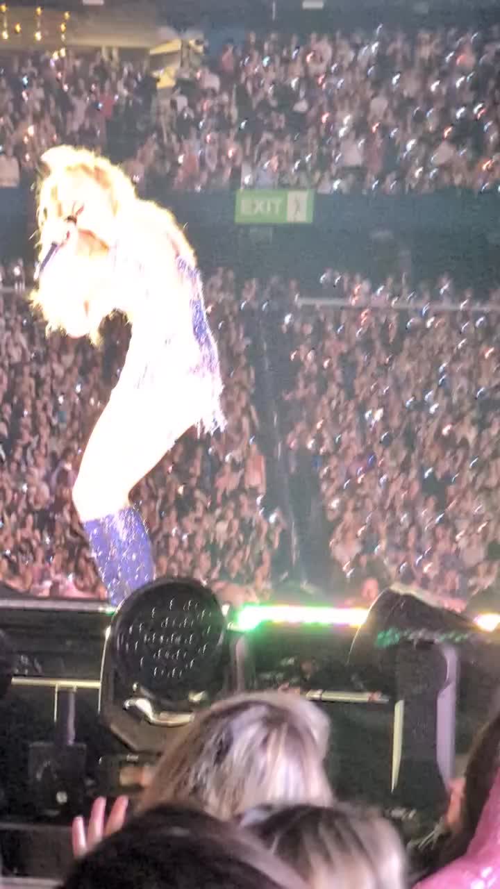 @𓂃꙳⋆videos from the eras tour
