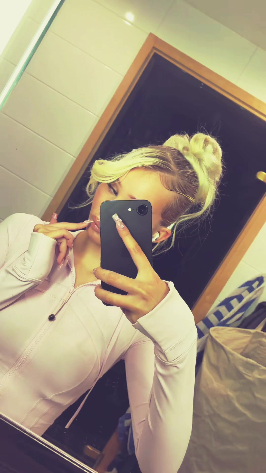 @vilmzev