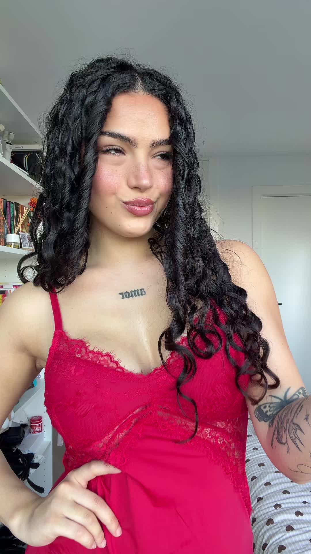@Elenaalexis17