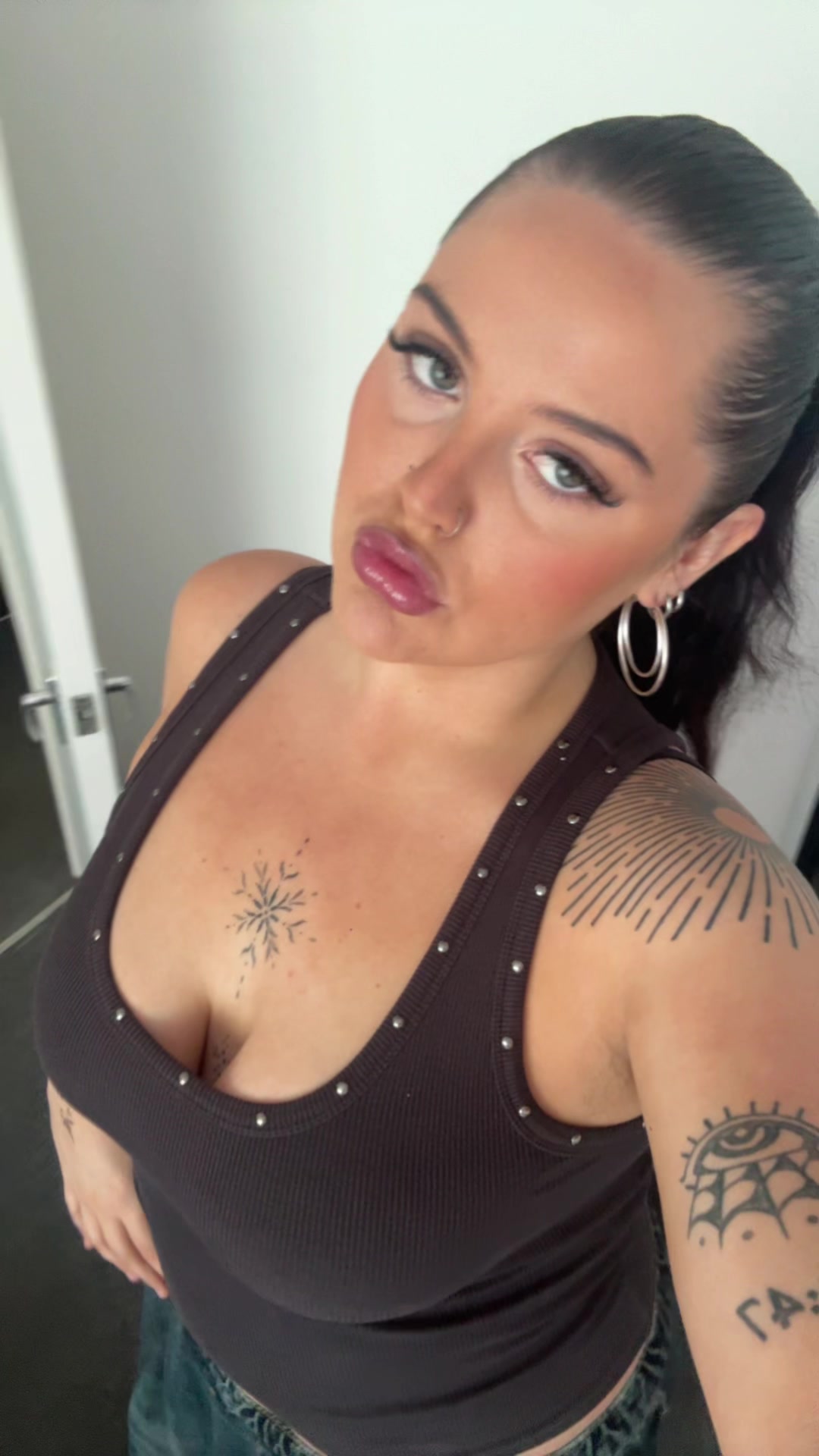 @neaveiona