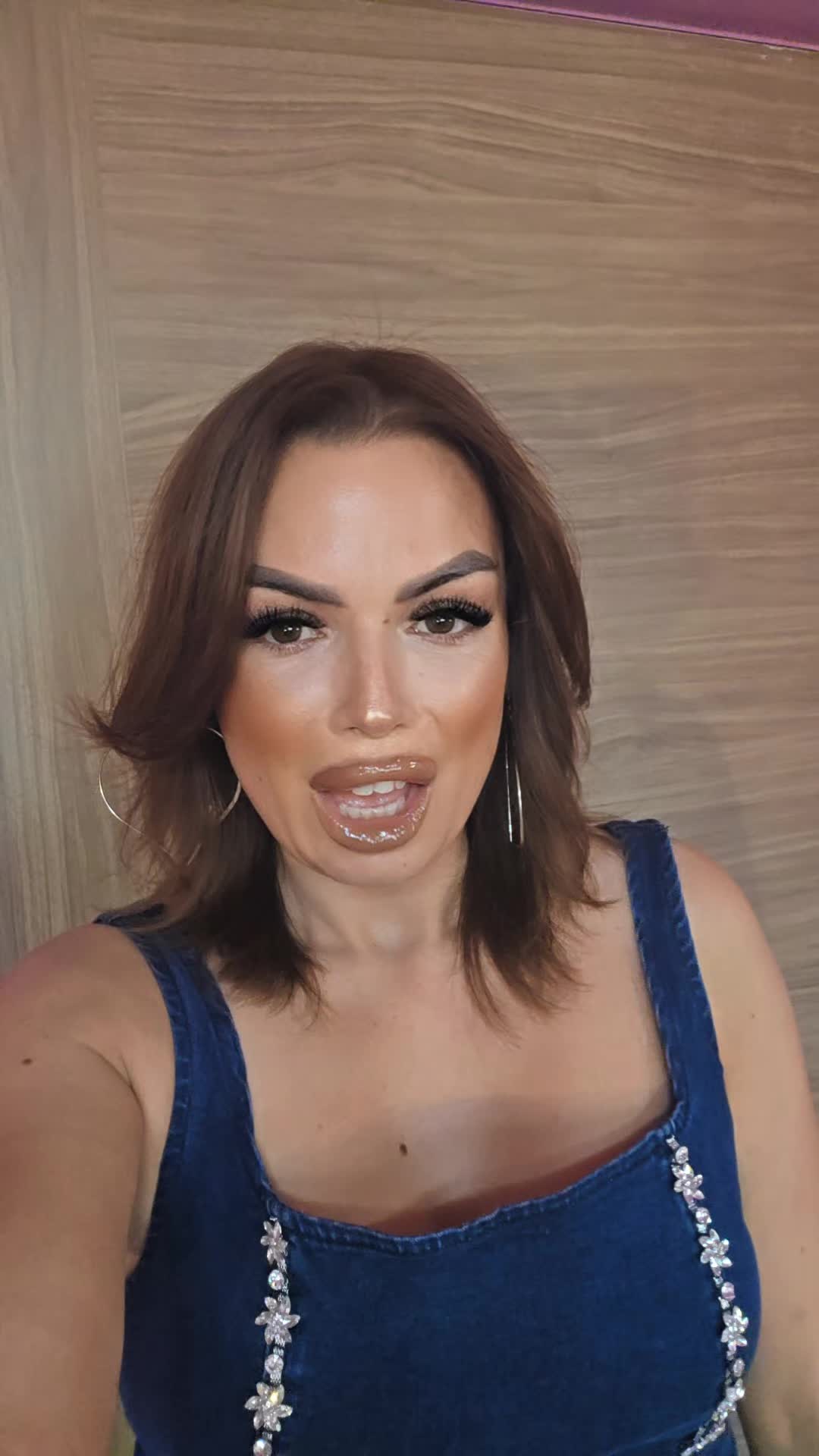 @Tania karina