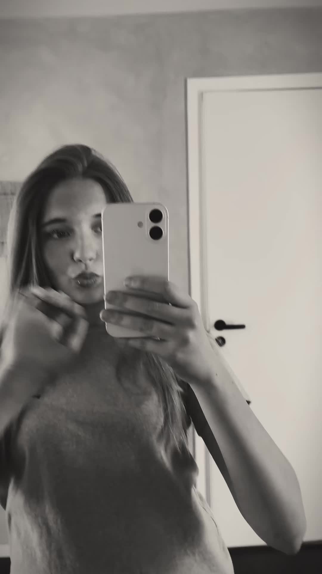 @𝐄𝐥𝐯𝐢𝐫𝐚