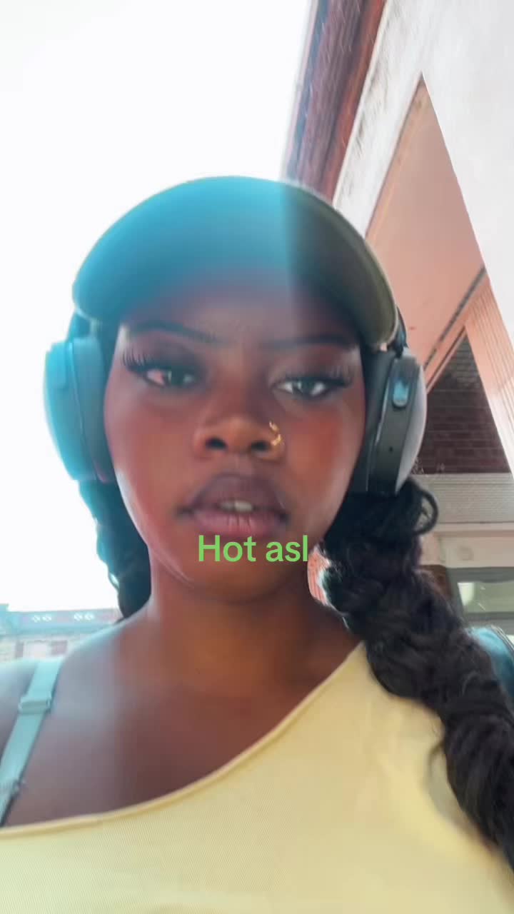@🧝🏿♀️
