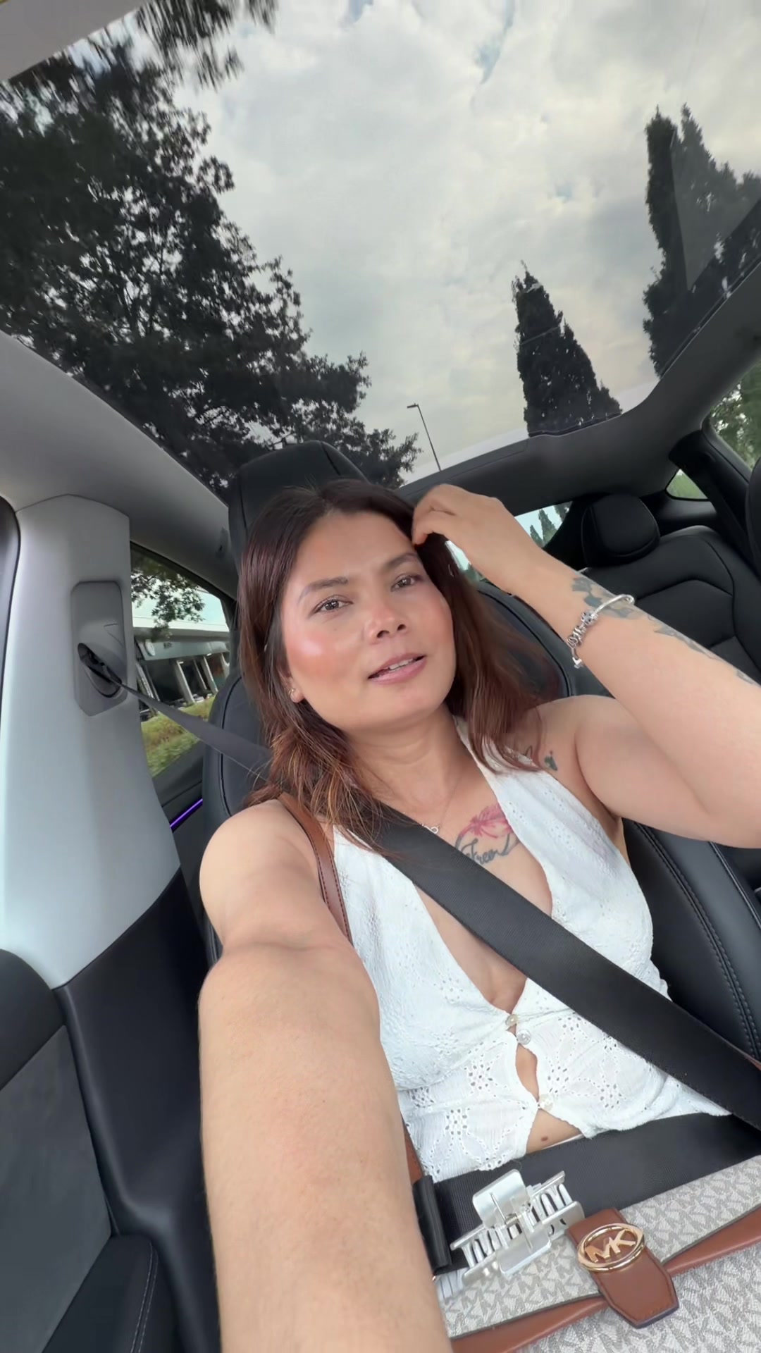 @Bella