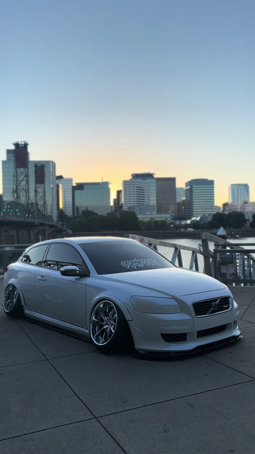 @︎