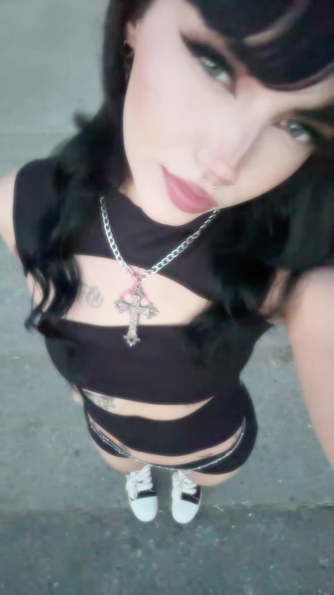@🕷️🕸️🖤