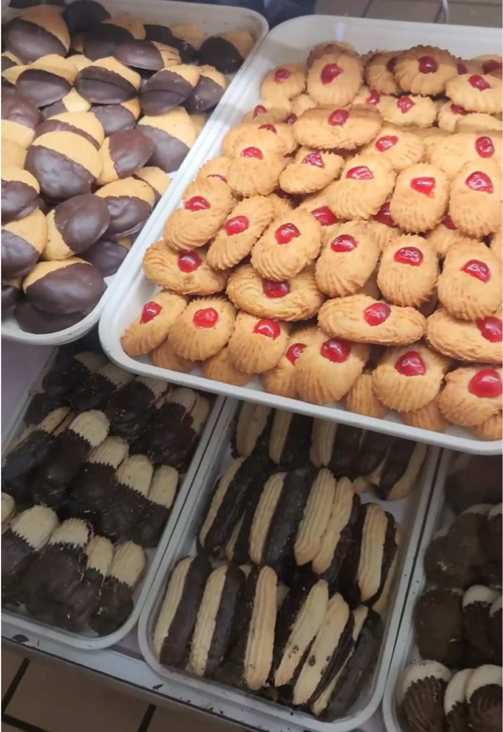 @Lucibellos Italian Pastry Shop