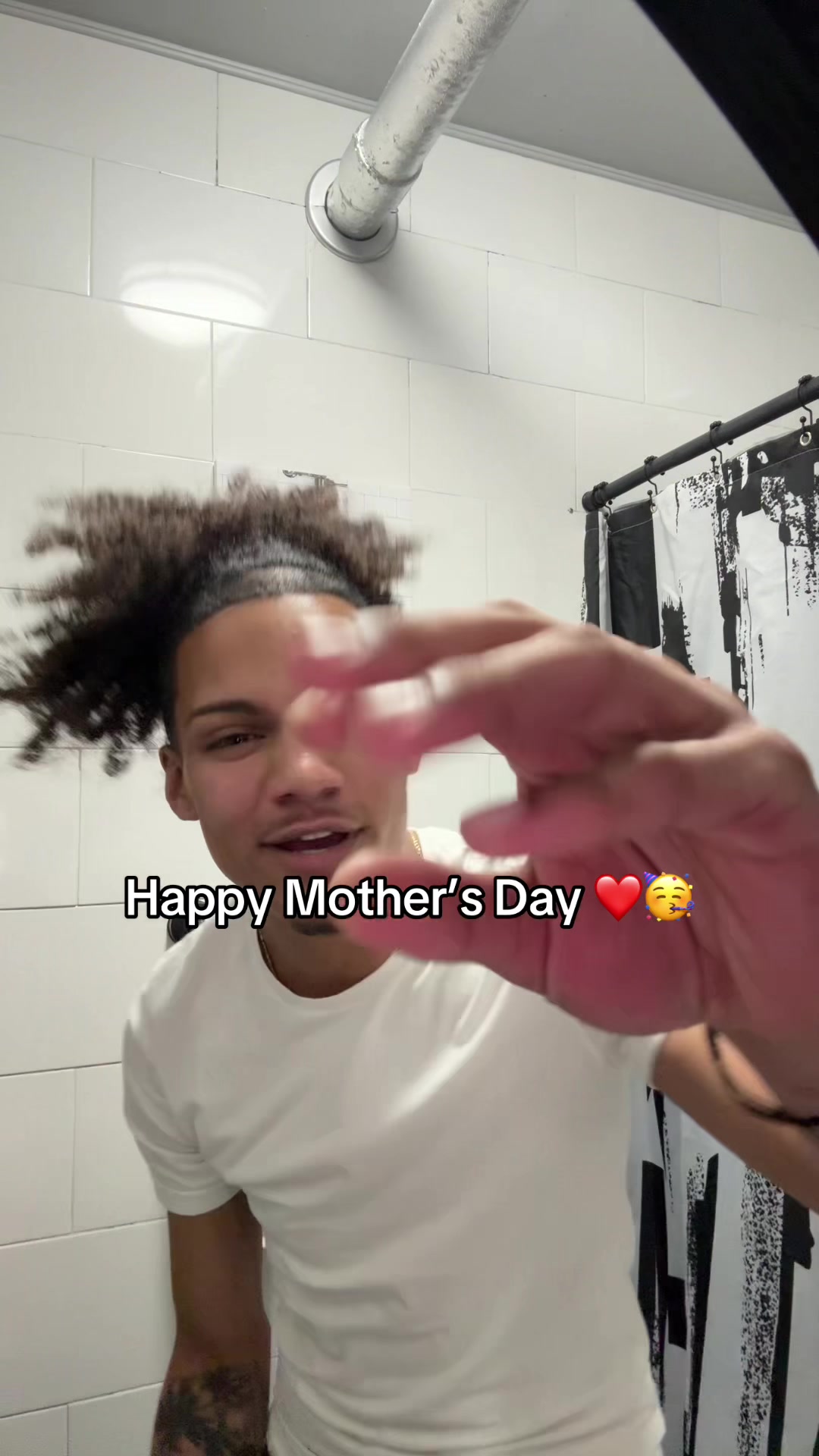 @astackzzz_