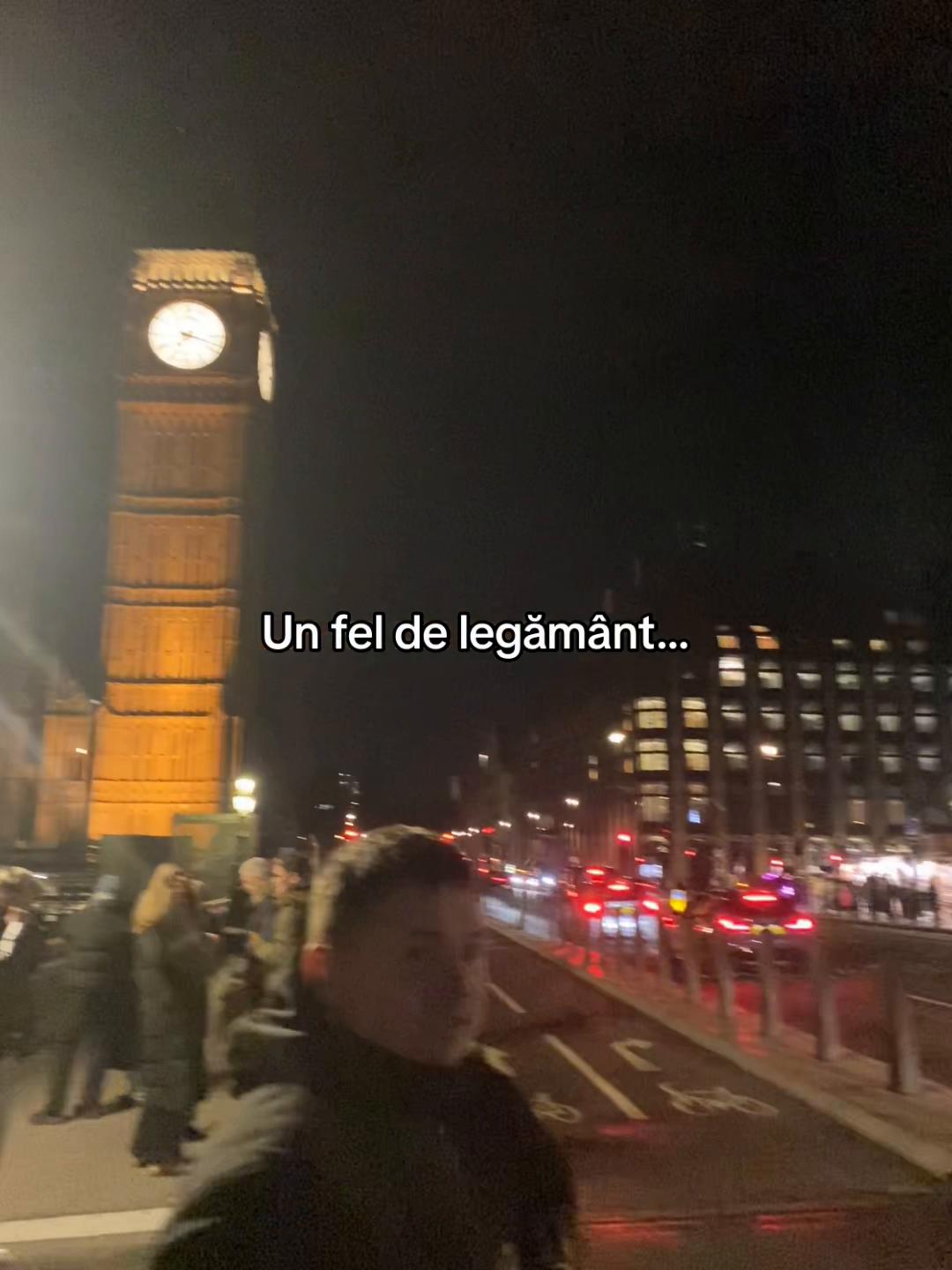 @🎧