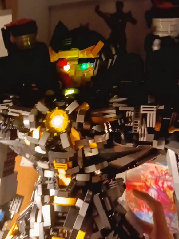 @Legom...r