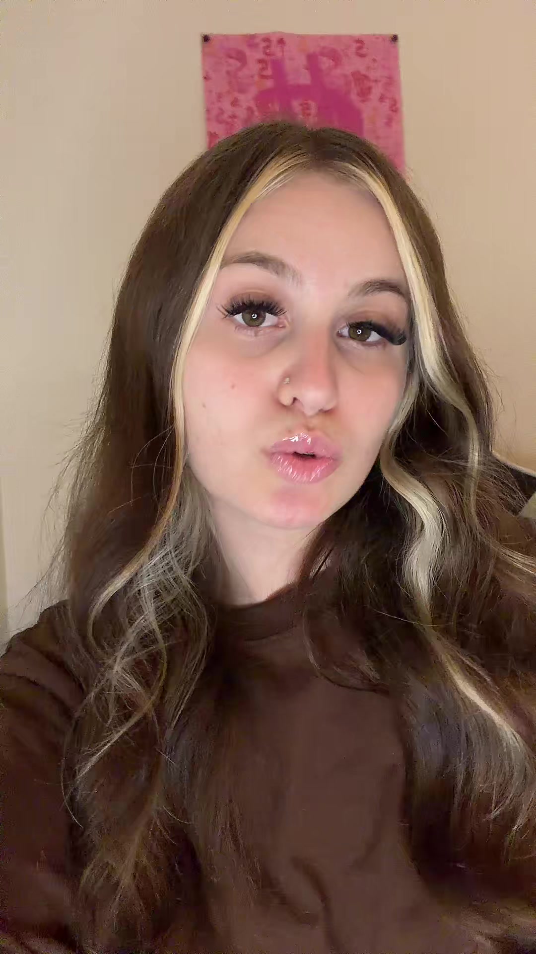 @Lyv