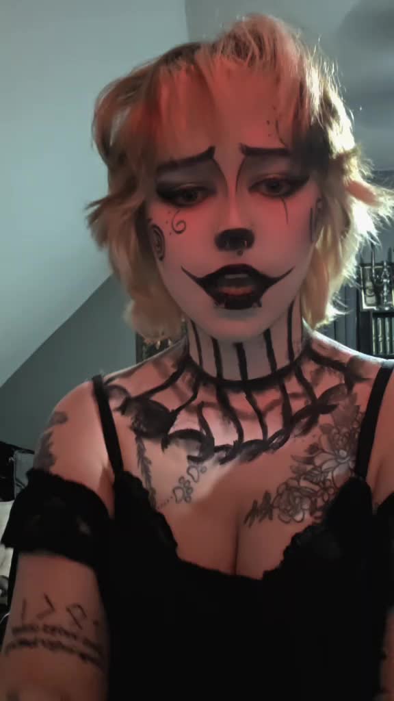 @Jinx ☠️🖤🩸