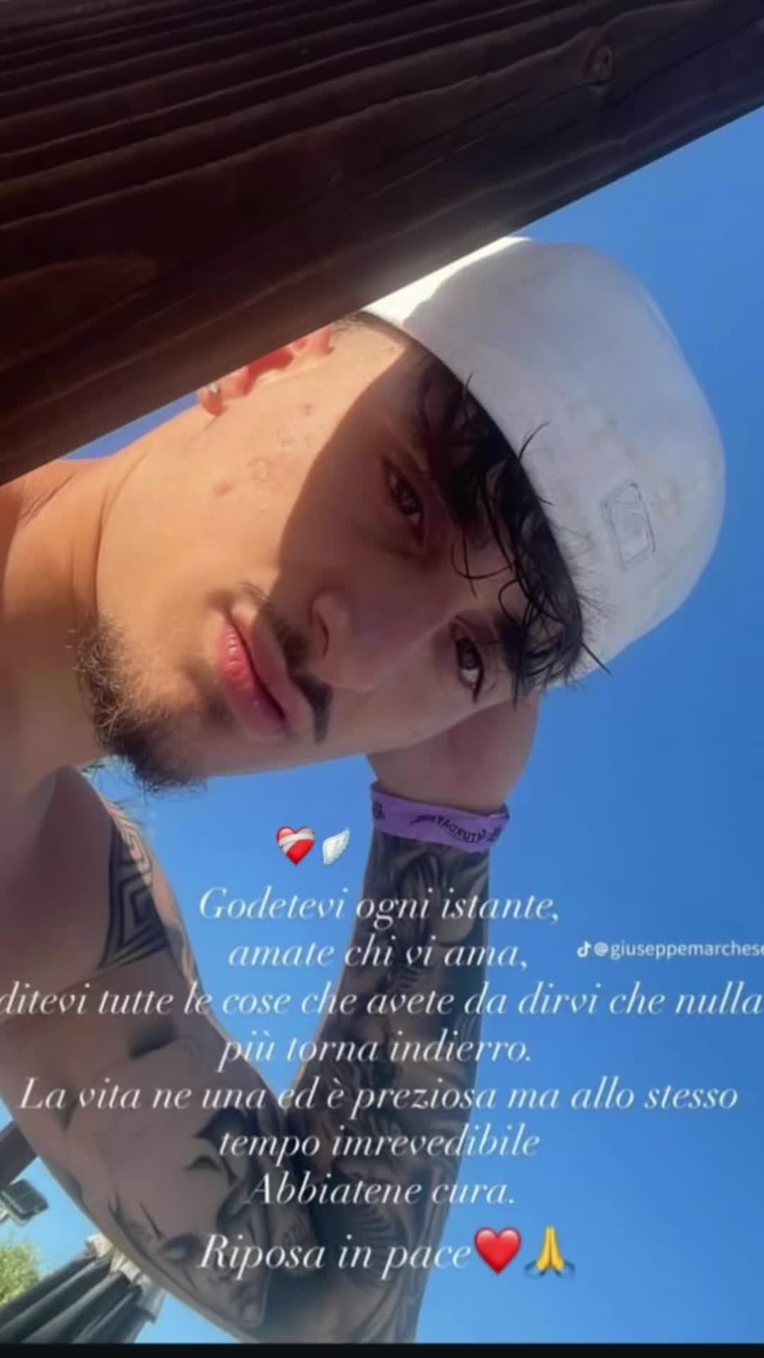 @đđđŽđˇđ˛đźđŽ đŹđ˛đ¸đŻđŻđ˛ đ