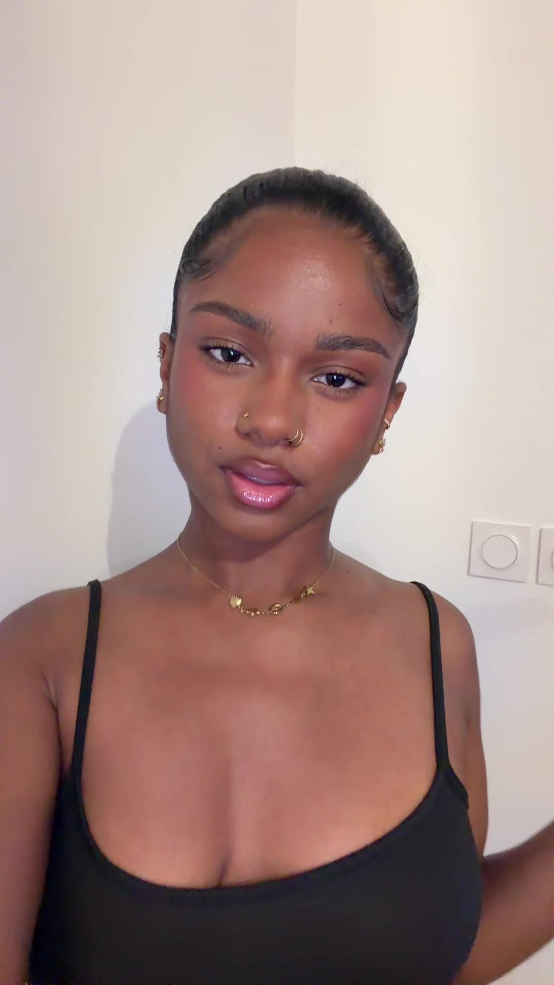 @𝗅𝗒𝗇𝖾🌺