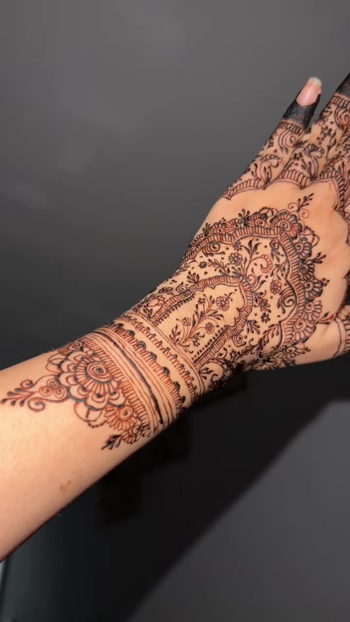@Henna artist