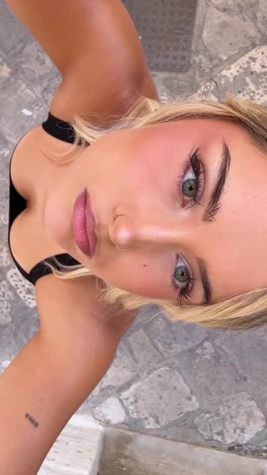 @☆*:.。.o holly ☆*:.。.o