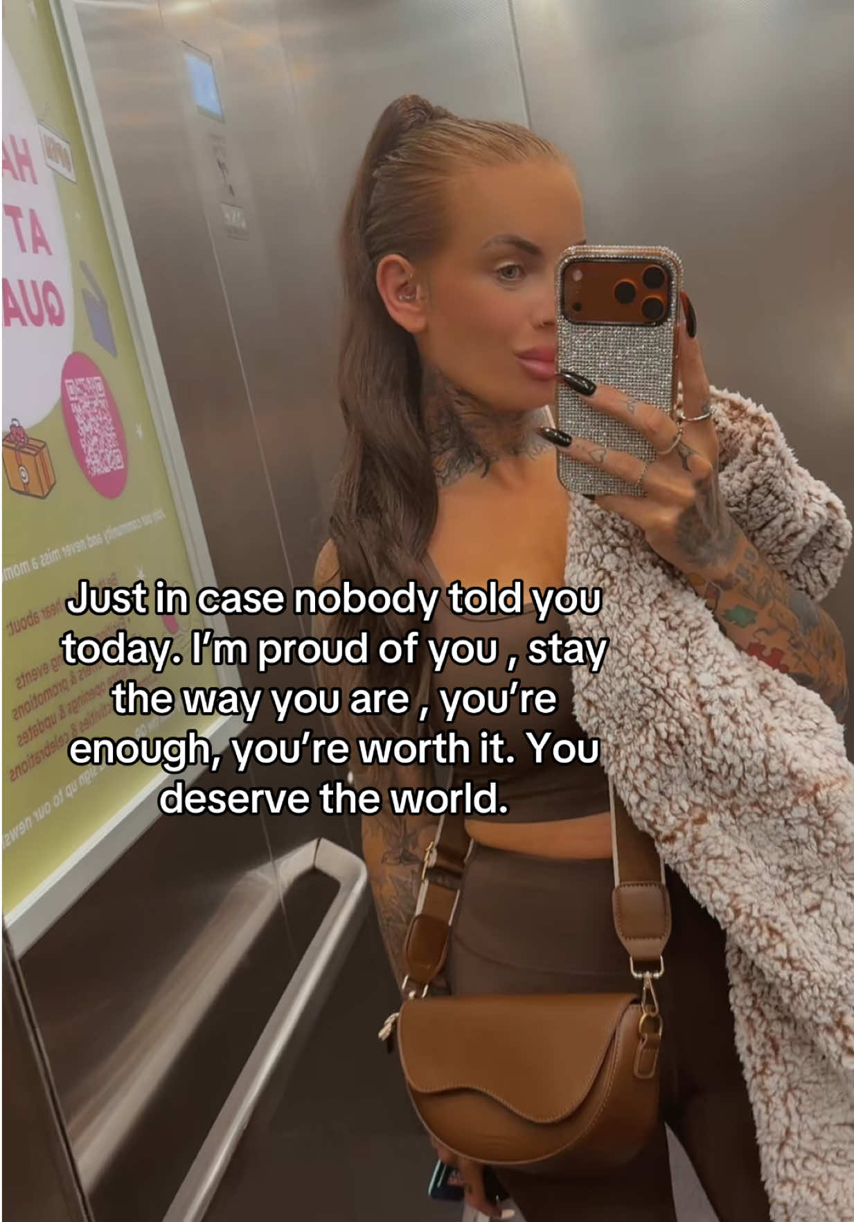 @Officialkelly_blonde