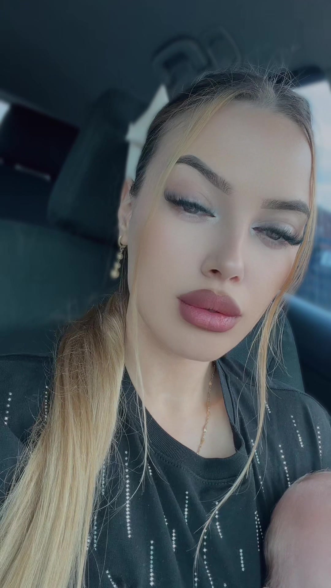 @Larisa AL