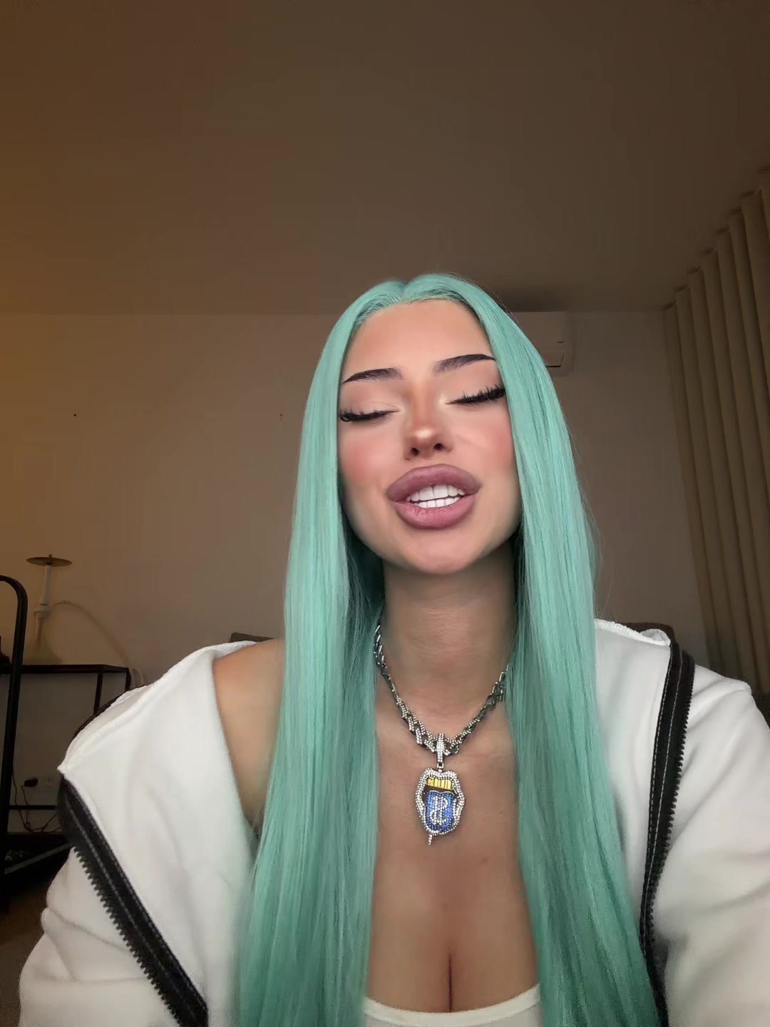 @Syndii69