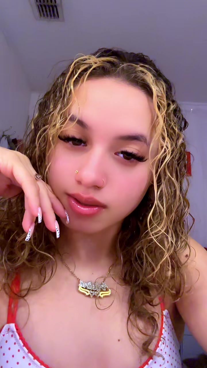 @𝓐𝓷𝓳𝓲𝓮 ❦