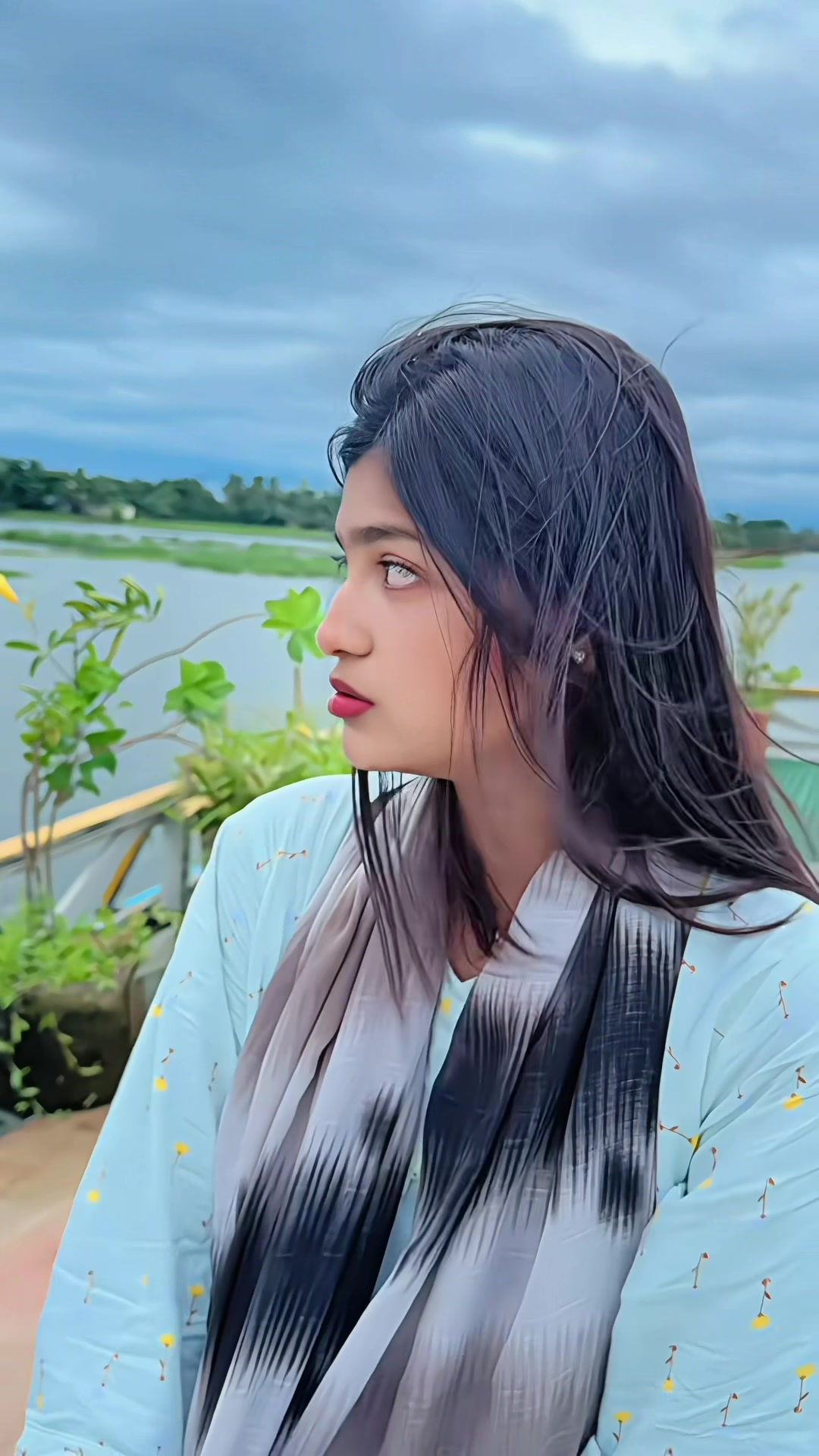 @Akhi Pakhi