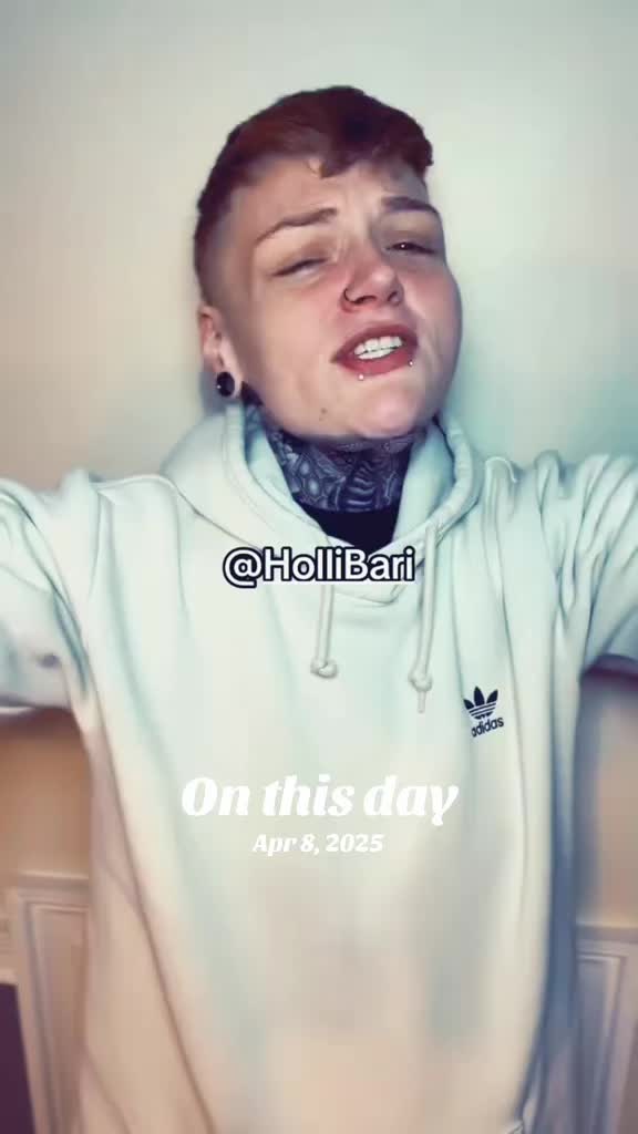 @HolliBari