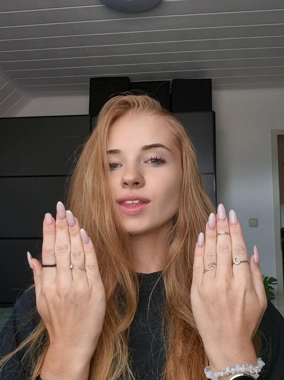 @Xenie🦋