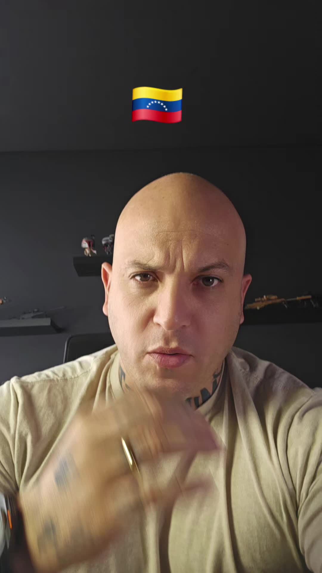 @CARLOS AMPUERO