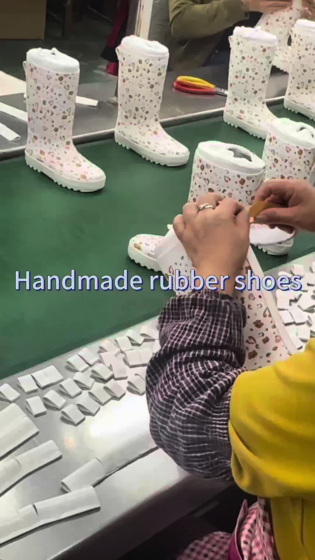 @Yixiu rainboot