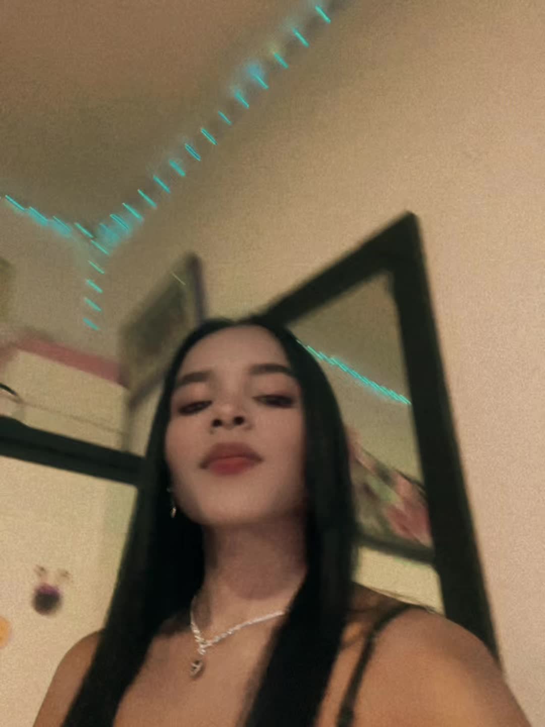 @Valentina gr 😌🙇&zwj;♀️