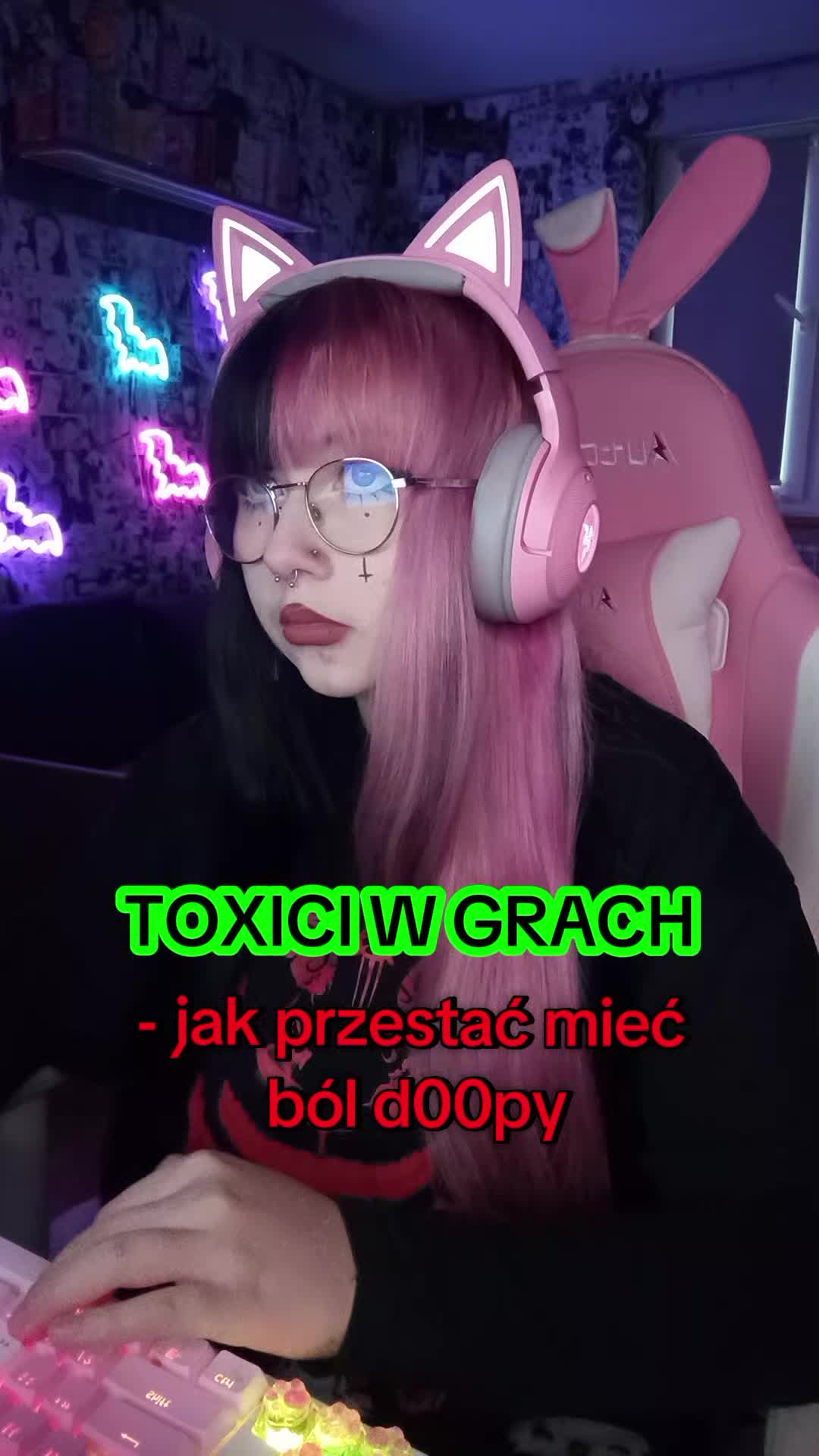 @twitch.tv/pastelbat_jpg
