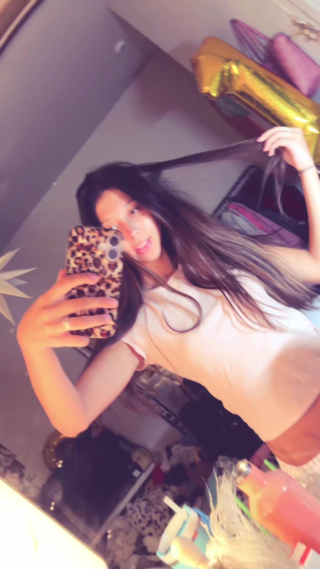 @shakeitvona