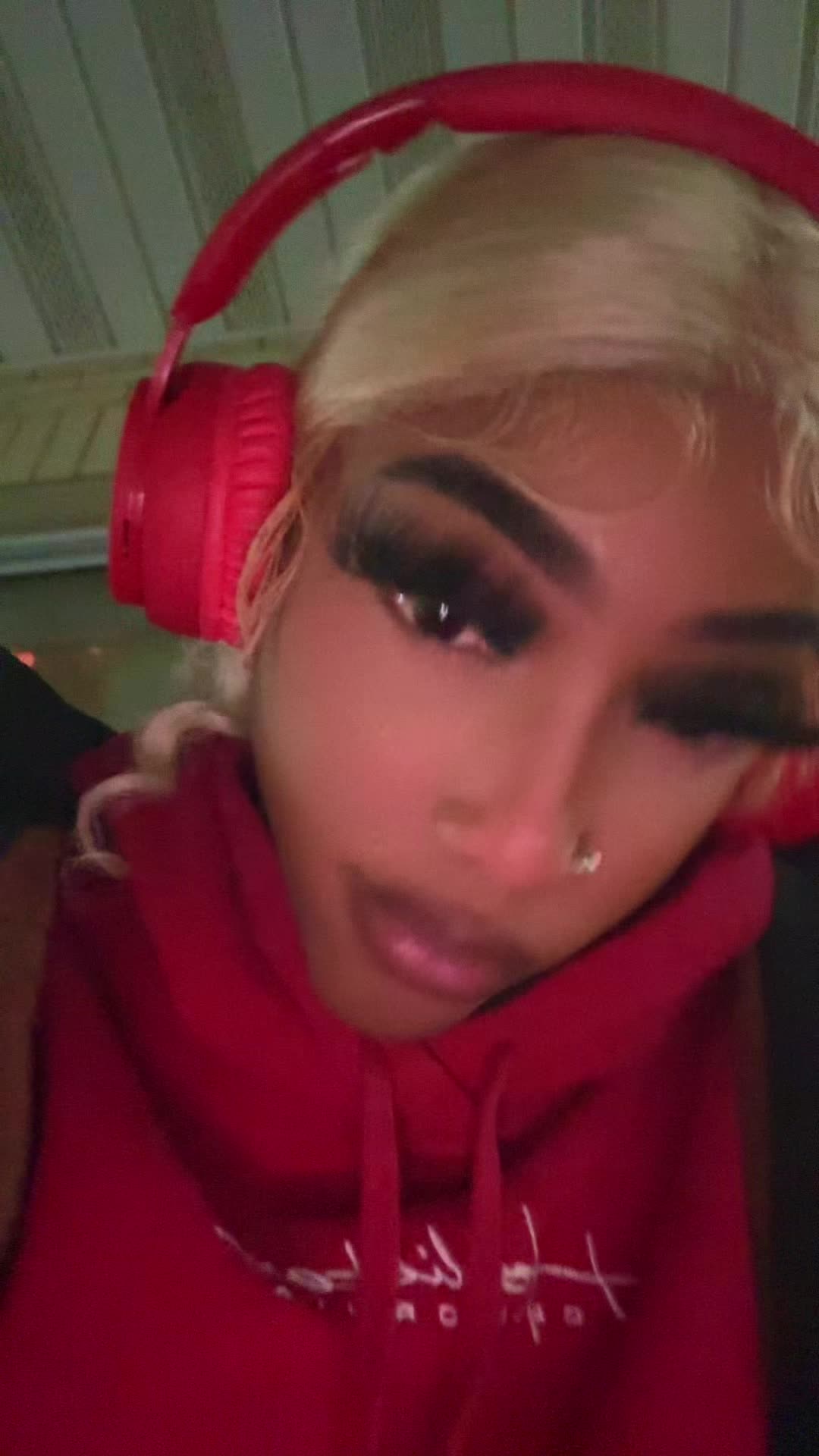 @emoHoodbarbie🤘🏾🖤💋