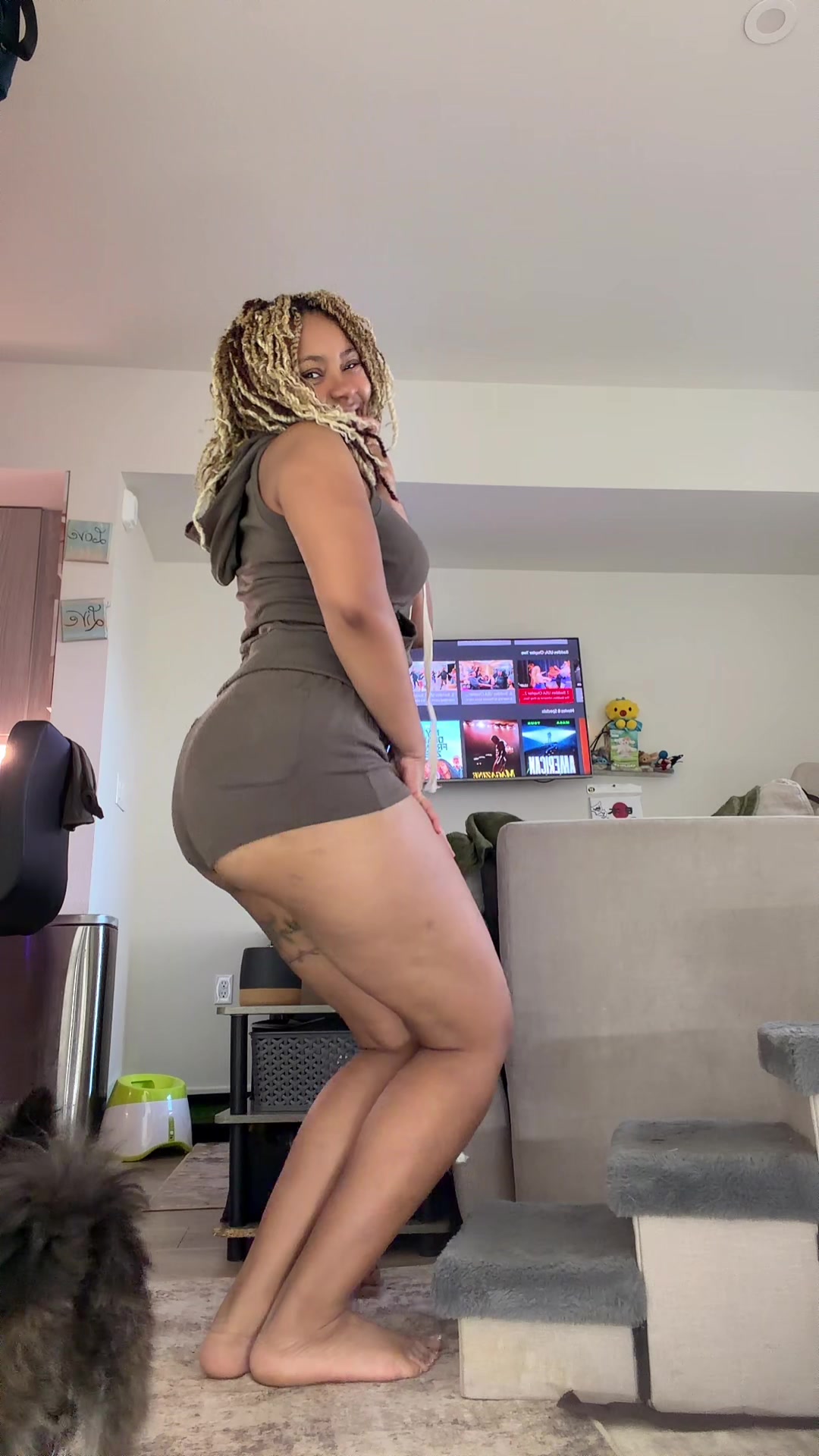 @MonieMo