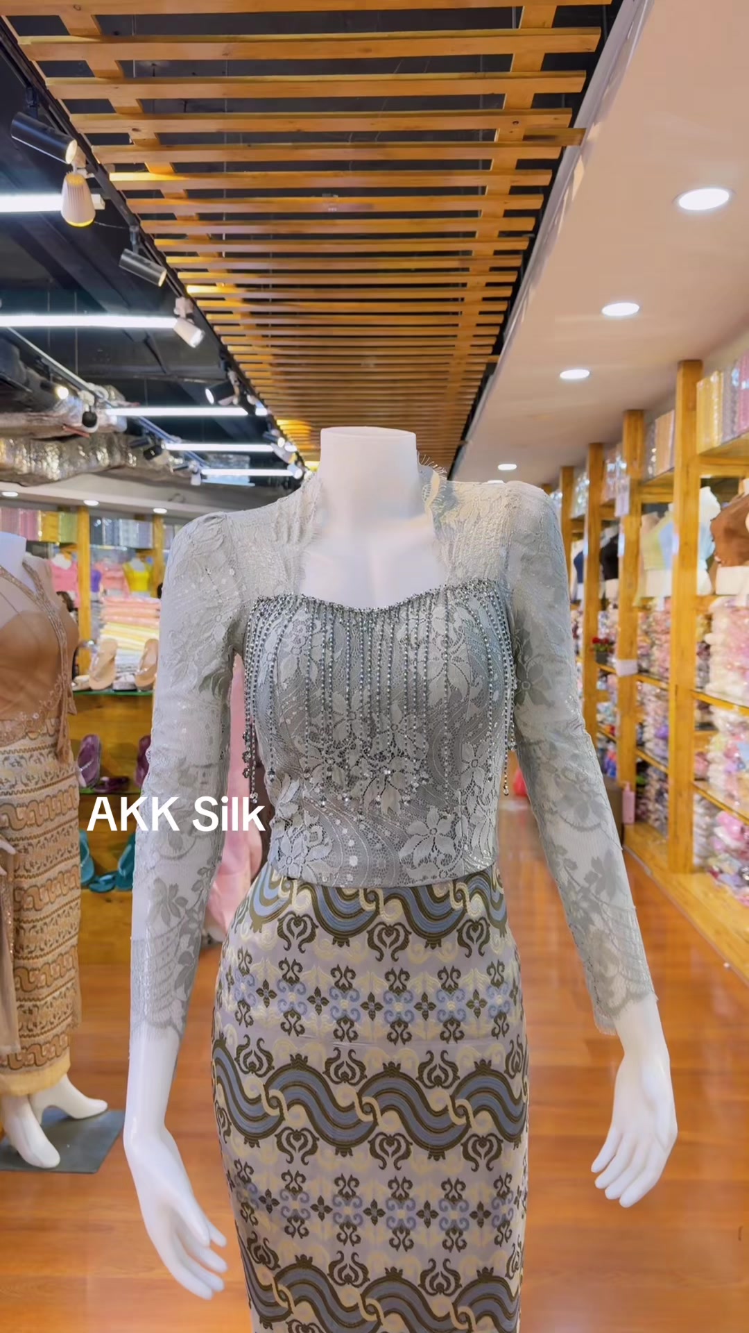 @Akk Silk (official account)