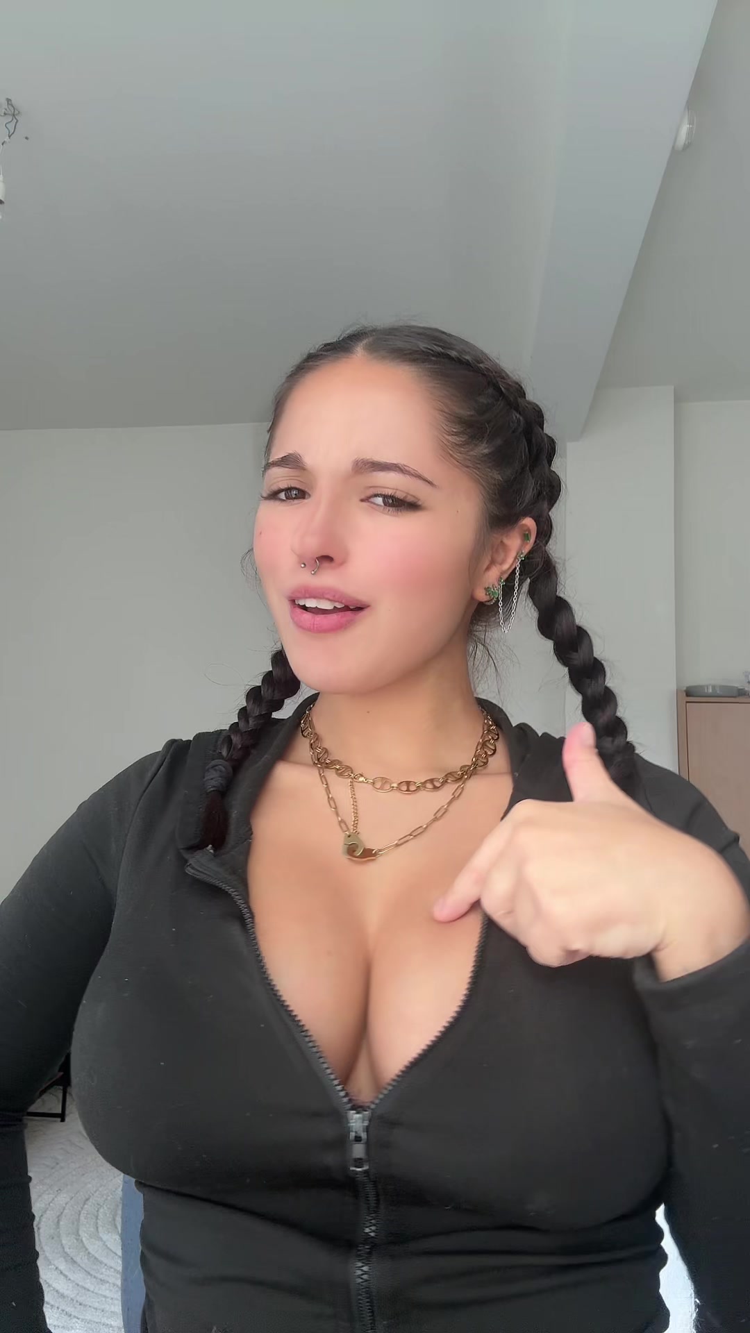 @🕷️