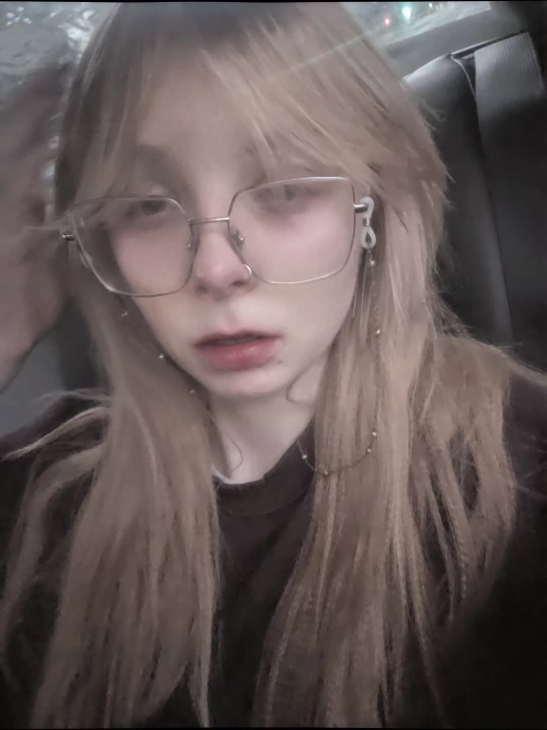 @.@
