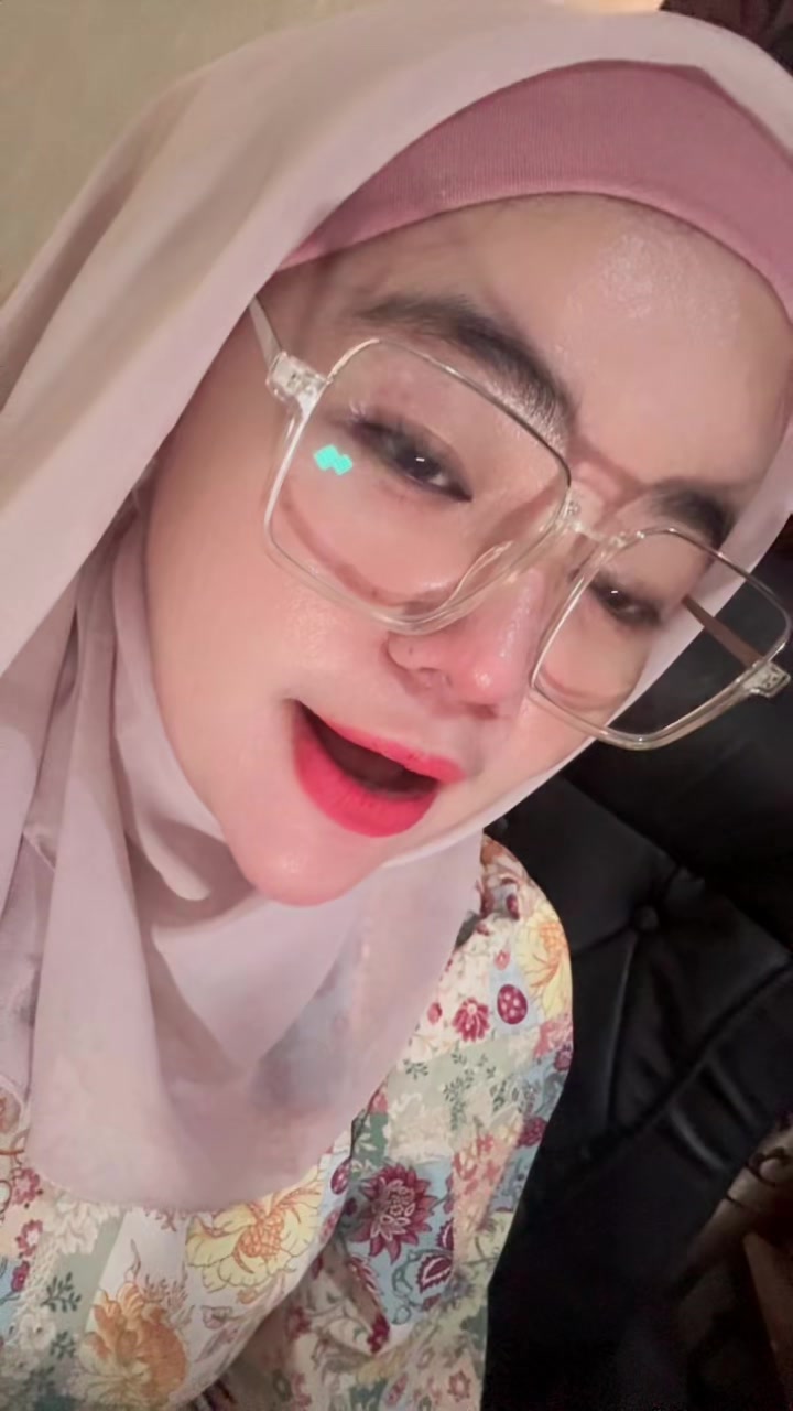 @Chechecyl