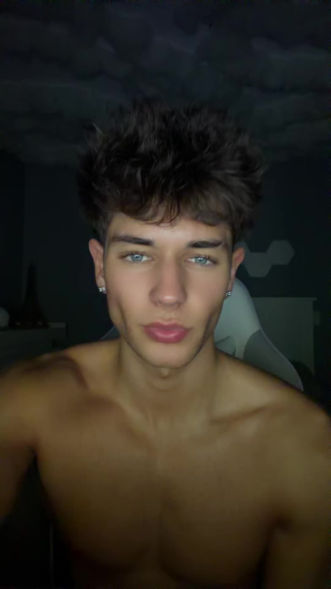@Daniel🥞